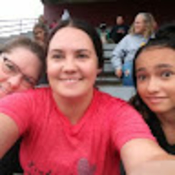 Meet your Posher, Tiffany - Picture 1 of 1